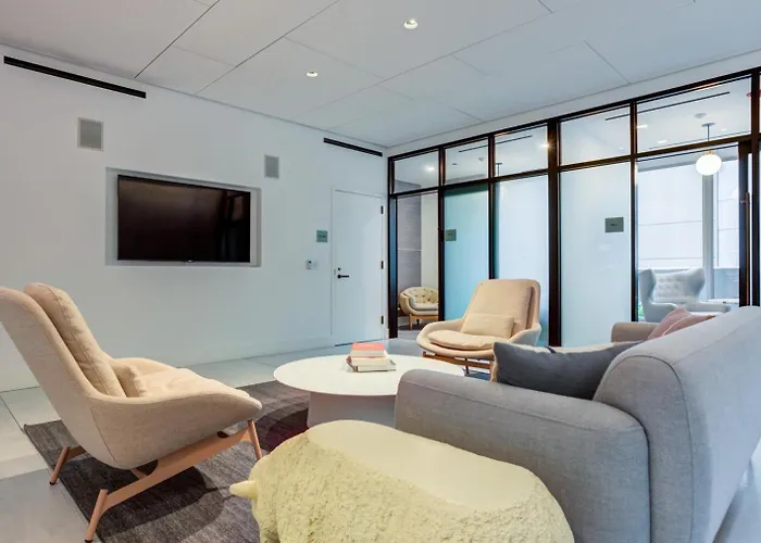 W Loop 1br W Deck Pool Gym 3 Blocks To L Chi-645 *